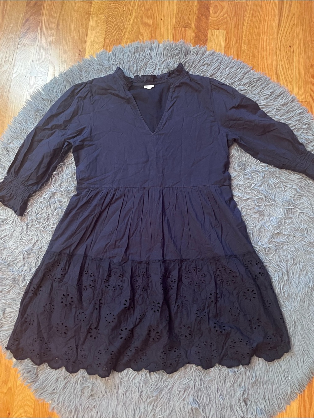 $148 Charleston Shoe Co Charlee Navy Eyelet Tiered V-Neck Dress Size M